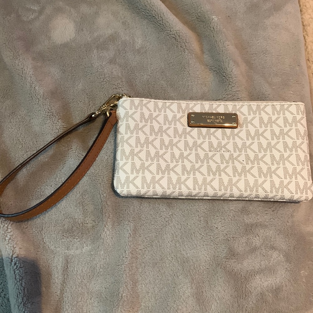 Michael Kors wristlet